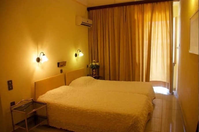 Imagen de la habitación del Hotel Galini, Agia Marina. Foto 2