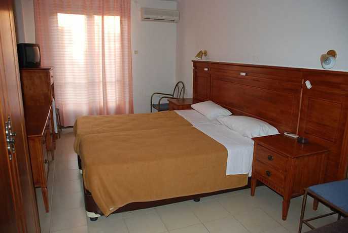 Imagen de la habitación del Hotel Galini, Agia Marina. Foto 6