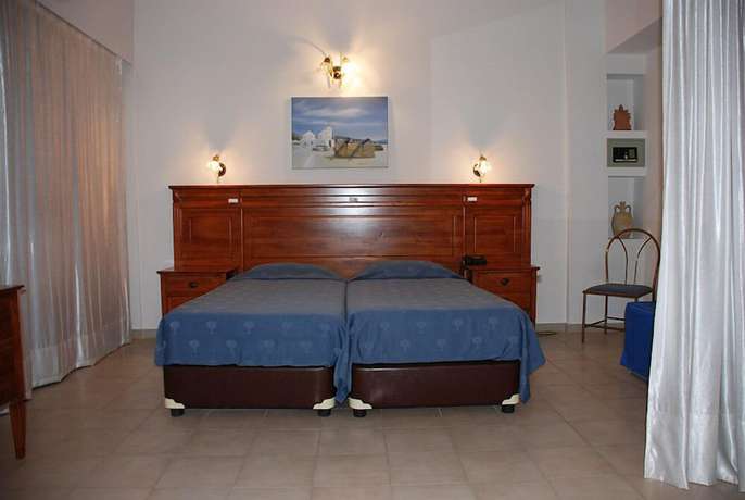 Imagen de la habitación del Hotel Galini, Agia Marina. Foto 8