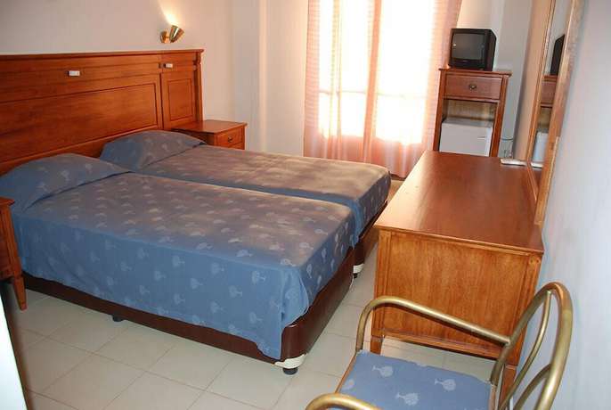 Imagen de la habitación del Hotel Galini, Agia Marina. Foto 10