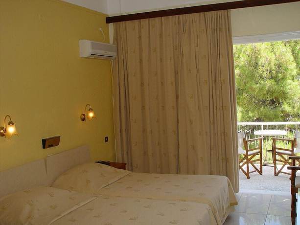 Imagen de la habitación del Hotel Galini, Agia Marina. Foto 13