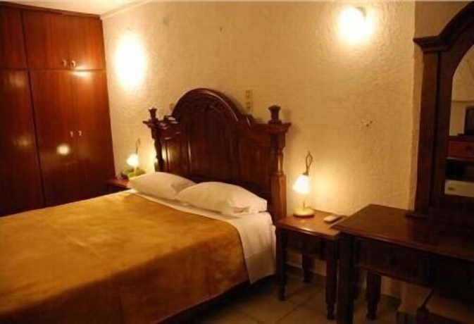 Imagen de la habitación del Hotel Galini, Agia Marina. Foto 15