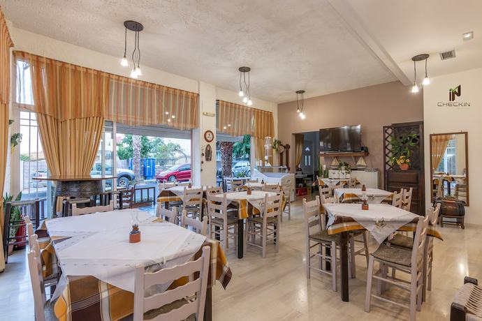 Imagen del bar/restaurante del Hotel Galini Apartments and Studios. Foto 2