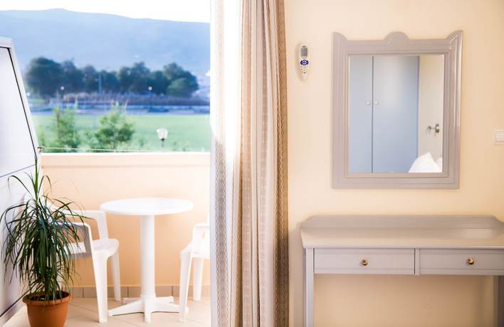 Imagen de la habitación del Hotel Galini Beach. Foto 8