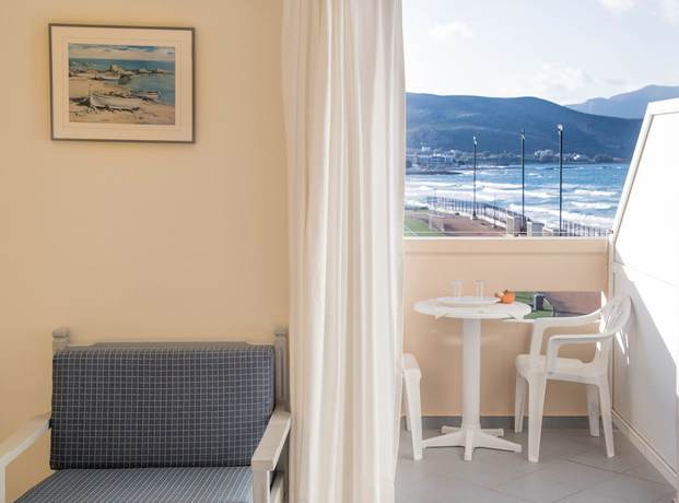 Imagen de la habitación del Hotel Galini Beach. Foto 13