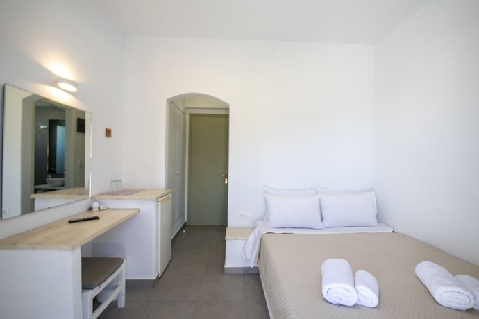 Imagen de la habitación del Hotel Galini Sifnos. Foto 4