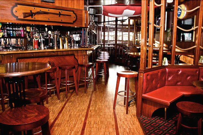 Imagen del bar/restaurante del Hotel Galion Hôtel Restaurant et Pub. Foto 3