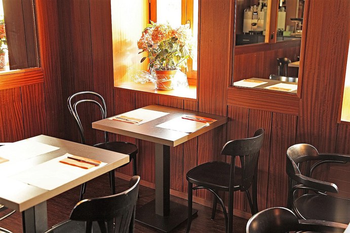 Imagen del bar/restaurante del Hotel Galion Hôtel Restaurant et Pub. Foto 6