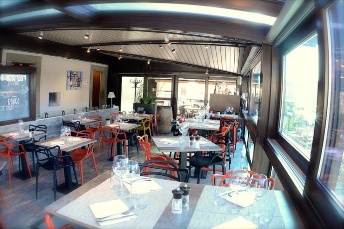 Imagen del bar/restaurante del Hotel Galion Hôtel Restaurant et Pub. Foto 8