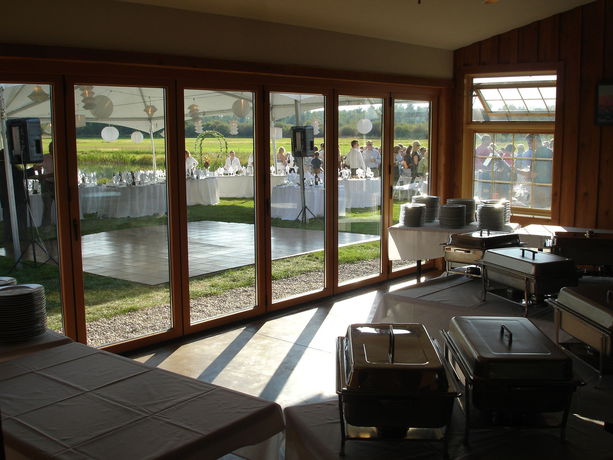 Imagen de los exteriores del Hotel Gallatin River Lodge. Foto 11