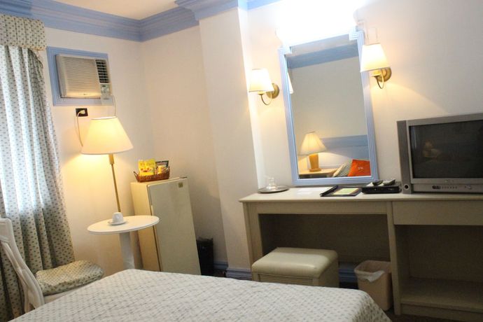 Imagen de la habitación del Hotel Galleria Davao. Foto 7
