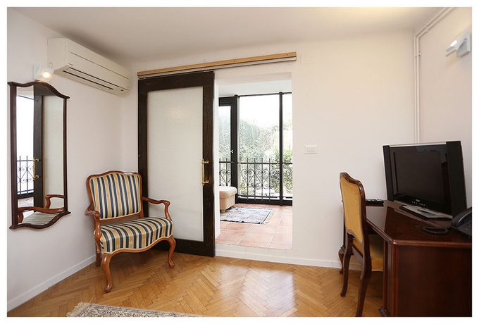 Imagen de la habitación del Hotel Galleria, Ljubljana. Foto 2