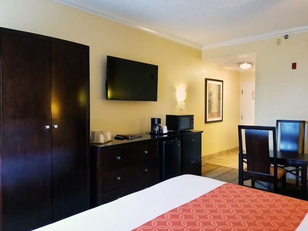 Imagen de la habitación del Hotel Galleria Palms. Foto 9