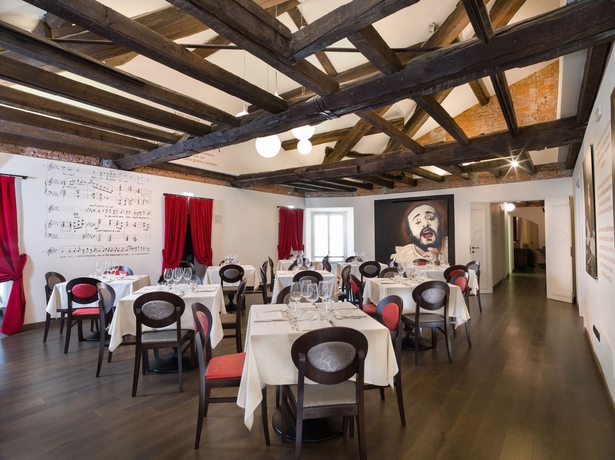 Imagen del bar/restaurante del Hotel Galleria Vik Milano. Foto 5