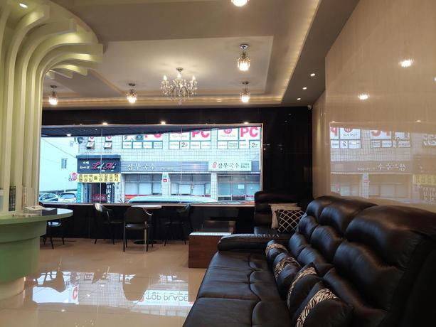 Imagen de los interiores del Hotel Gallery Bnb. Foto 9