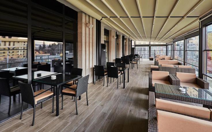 Imagen del bar/restaurante del Hotel Gallery Palace. Foto 2