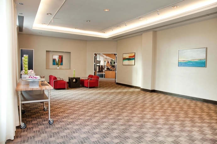 Imagen de los interiores del Hotel Galleryone- A Doubletree Suites By Hilton. Foto 15
