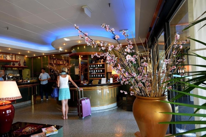 Imagen de los interiores del Hotel Galles, Génova. Foto 14