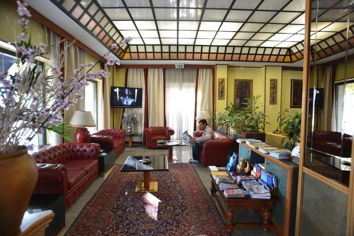 Imagen de los interiores del Hotel Galles, Génova. Foto 17