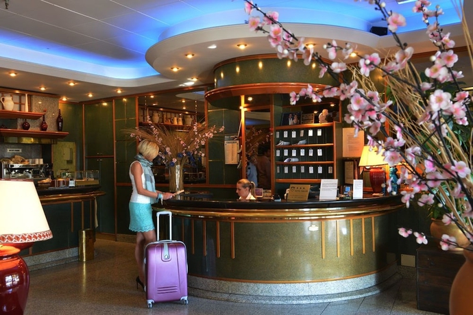 Imagen de los interiores del Hotel Galles, Génova. Foto 19