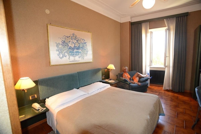 Imagen de la habitación del Hotel Galles, Génova. Foto 8