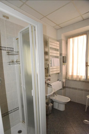 Imagen de la habitación del Hotel Galles, Génova. Foto 9