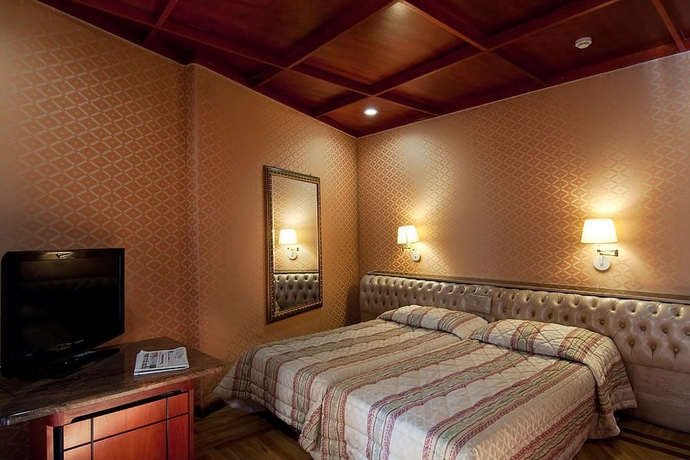 Imagen de la habitación del Hotel Galles, Roma. Foto 8