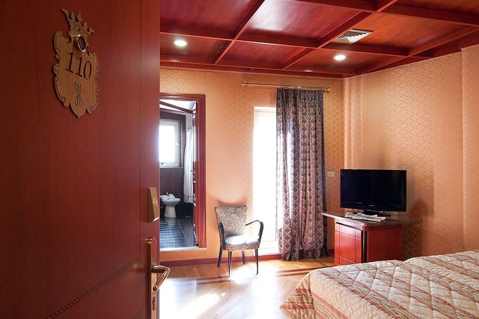 Imagen de la habitación del Hotel Galles, Roma. Foto 9