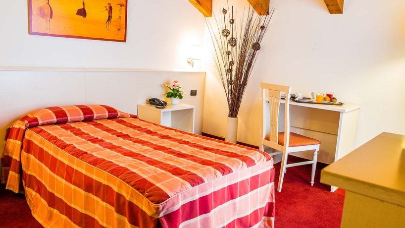 Imagen de la habitación del Hotel Gallia, -. Foto 5