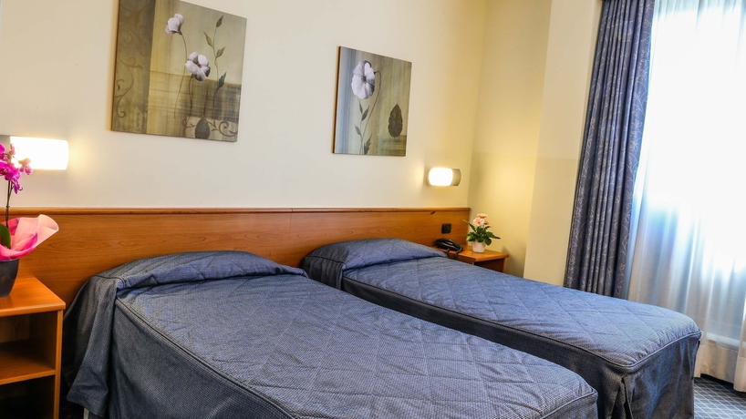 Imagen de la habitación del Hotel Gallia. Foto 3