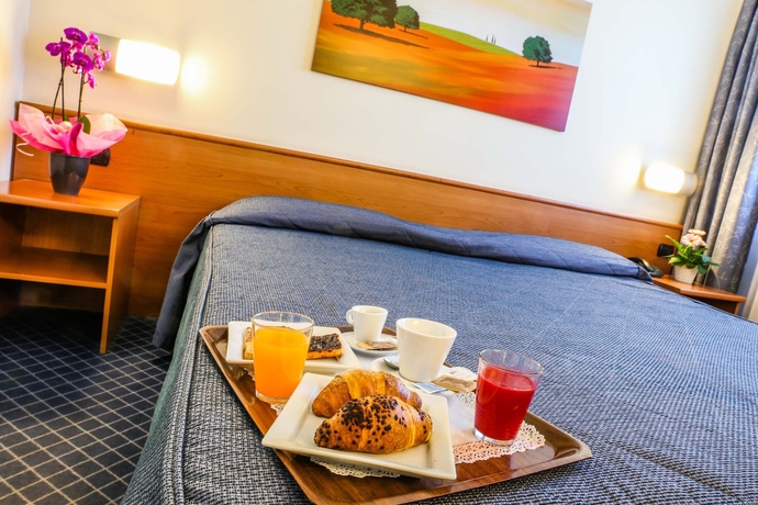 Imagen de la habitación del Hotel Gallia. Foto 6