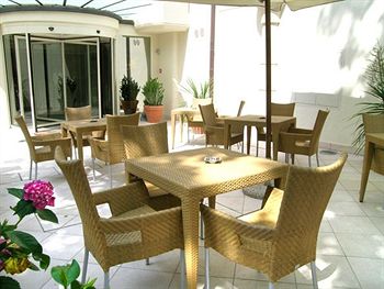 Imagen de los exteriores del Hotel Gallia Palace. Foto 9