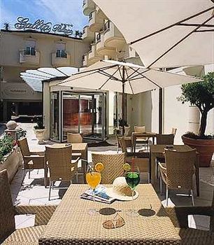 Imagen de los exteriores del Hotel Gallia Palace. Foto 11