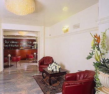 Imagen del bar/restaurante del Hotel Gallia Palace. Foto 6