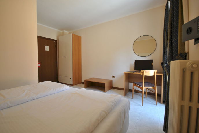 Imagen de la habitación del Hotel Gallo, Gardola. Foto 11