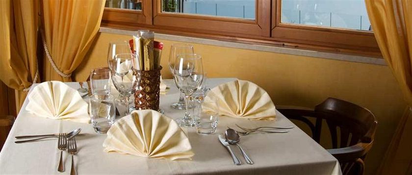 Imagen del bar/restaurante del Hotel Gallo, Gardola. Foto 3