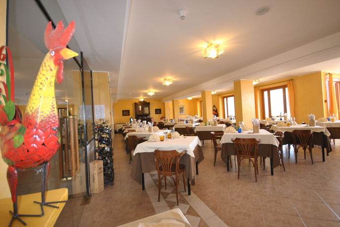 Imagen del bar/restaurante del Hotel Gallo, Gardola. Foto 5