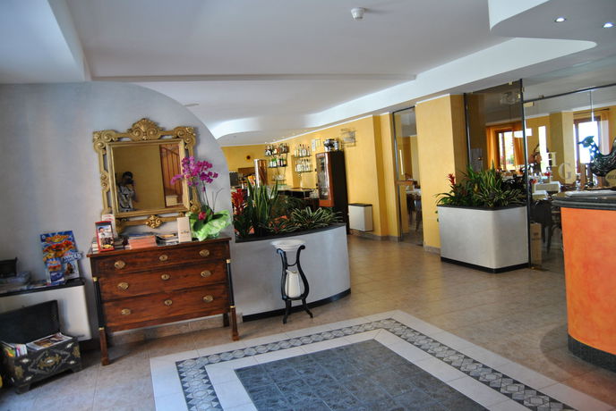 Imagen de los interiores del Hotel Gallo, Gardola. Foto 14