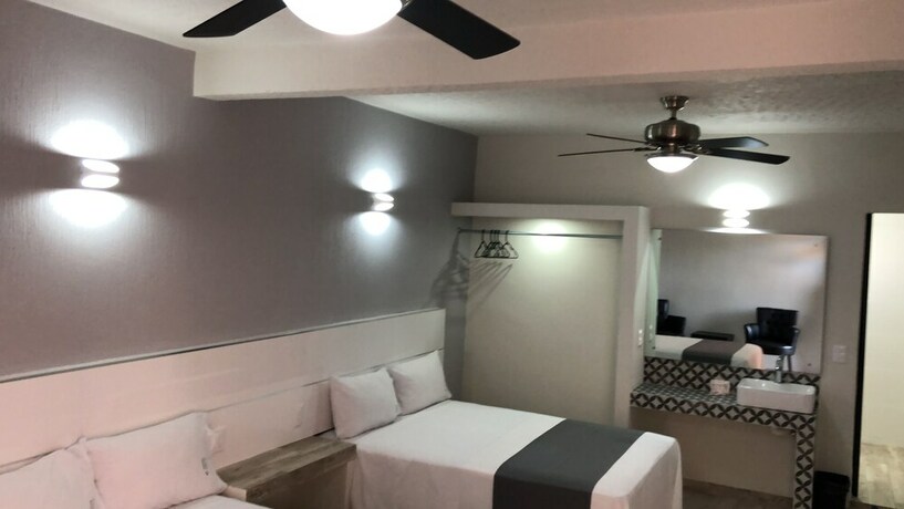 Imagen de la habitación del Hotel Gallo Rubio. Foto 24