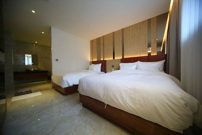 Imagen de la habitación del Hotel Galmea First. Foto 25