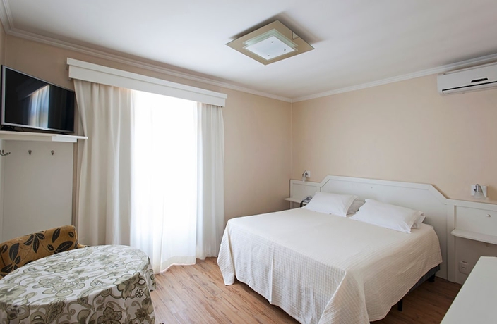 Imagen de la habitación del Hotel Galo Vermelho. Foto 12