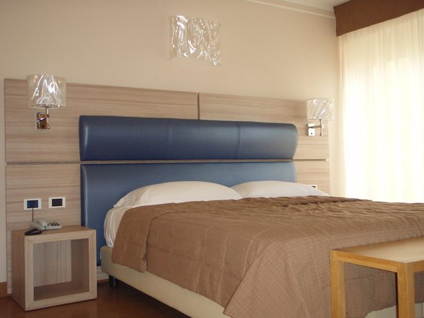 Imagen de la habitación del Hotel Galvani. Foto 8