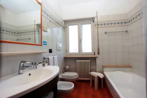 Imagen de la habitación del Hotel Galvani, Torri Del Benaco. Foto 4