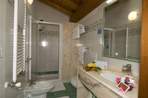 Imagen de la habitación del Hotel Galvani, Torri Del Benaco. Foto 13