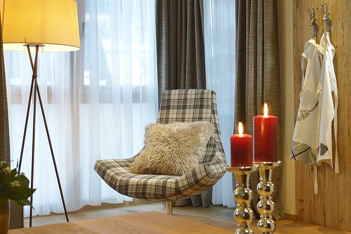 Imagen de los interiores del Hotel Galzig Lodge. Foto 9