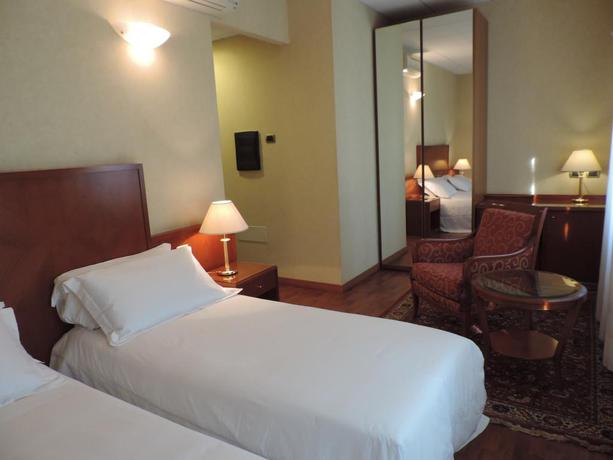 Imagen de la habitación del Hotel Gama. Foto 15