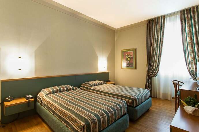 Imagen de la habitación del Hotel Gambara. Foto 14