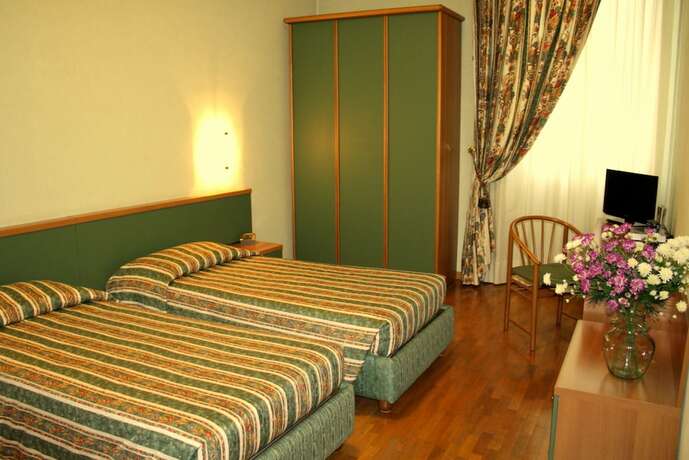 Imagen de la habitación del Hotel Gambara. Foto 16