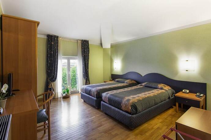 Imagen de la habitación del Hotel Gambara. Foto 18