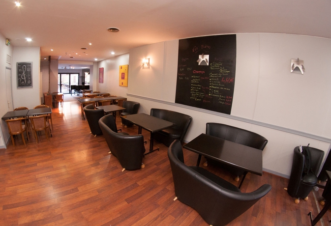 Imagen del bar/restaurante del Hotel Gambetta, Reims. Foto 2
